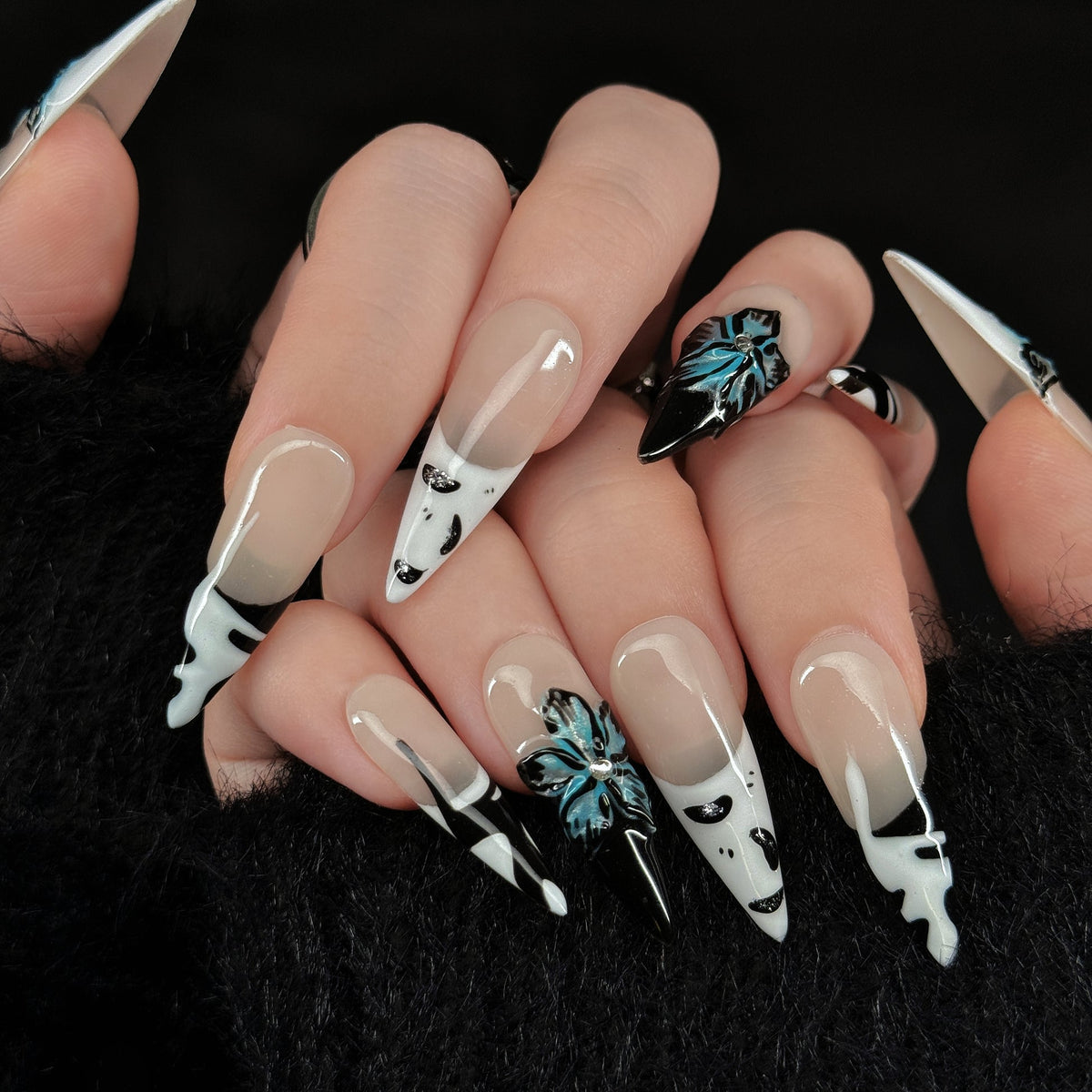 Black & White Whimsy(A0006)
