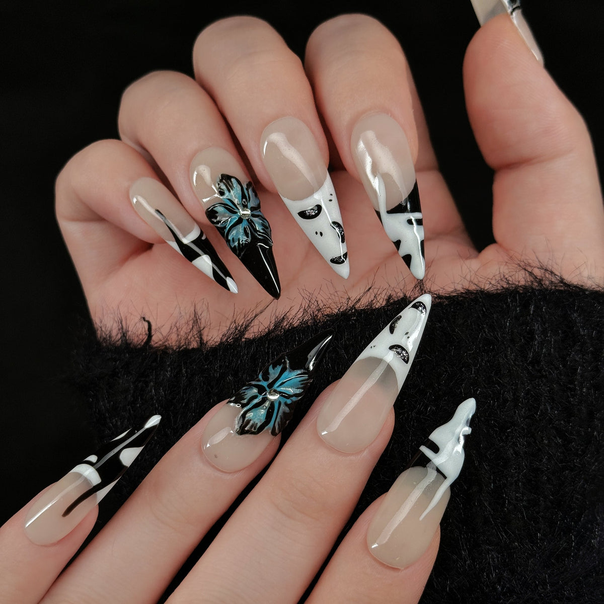 Black & White Whimsy(A0006)
