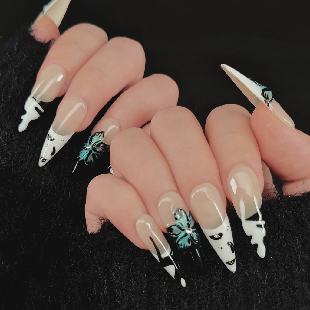 Black & White Whimsy(A0006)